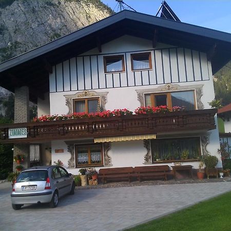 Haus Scholl Bed and Breakfast Nassereith Esterno foto