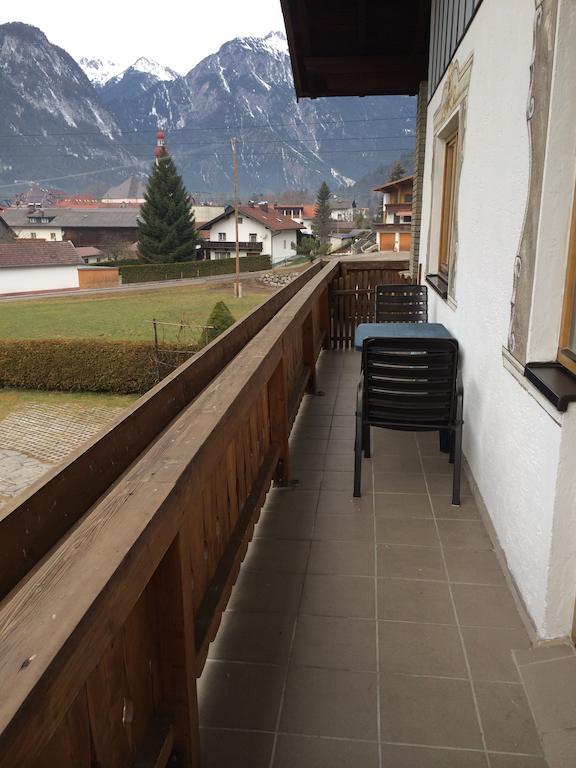 Haus Scholl Bed and Breakfast Nassereith Esterno foto