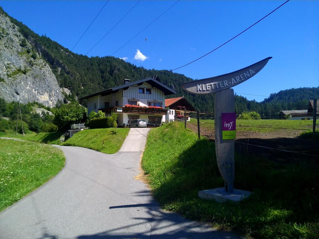 Haus Scholl Bed and Breakfast Nassereith Esterno foto